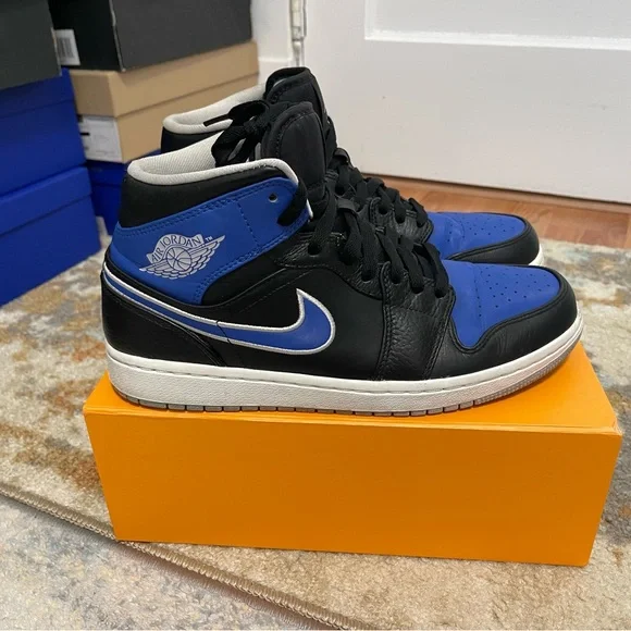 EUC Men’s Size 9 (Euro Size 42.5) Jordan 1 Retro Mid Sneakers In Game Royal Blue - Picture 7 of 14